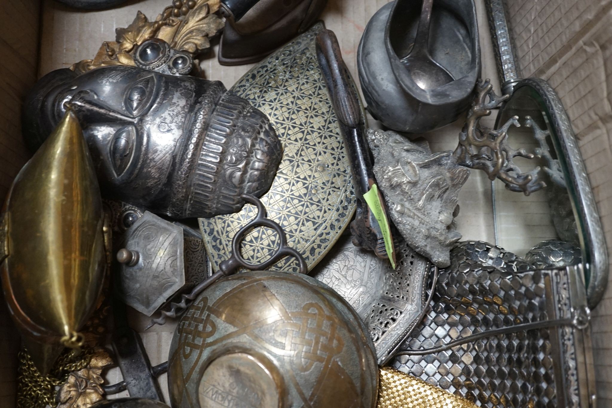 A collection of mixed metalware and collectables